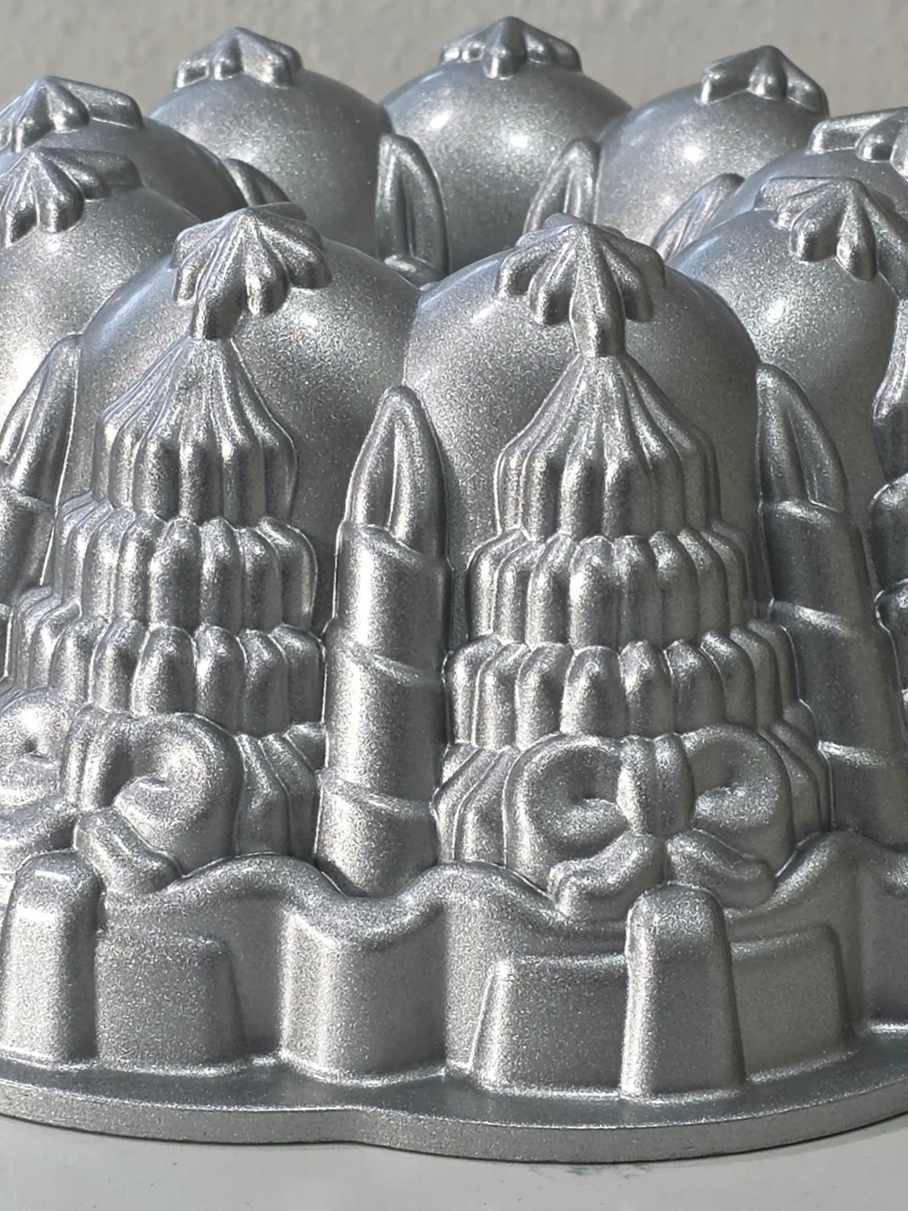 Nordic Ware Christmas Tree Very Merry Bundt Silver Cake Pan Bakeware 10 Cup